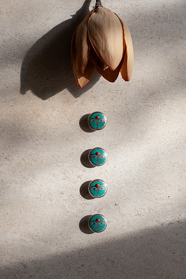 Buddha eyes
